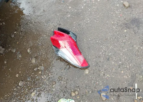 2018 Toyota Rav4 Le из США, поврежденный, VIN JTMZFREV4JJ195076